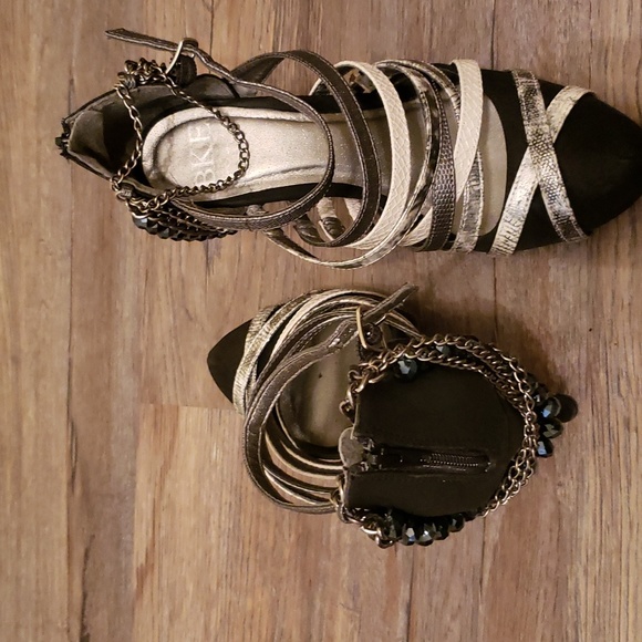 Black White Gray Size 8 Heels - Picture 3 of 7